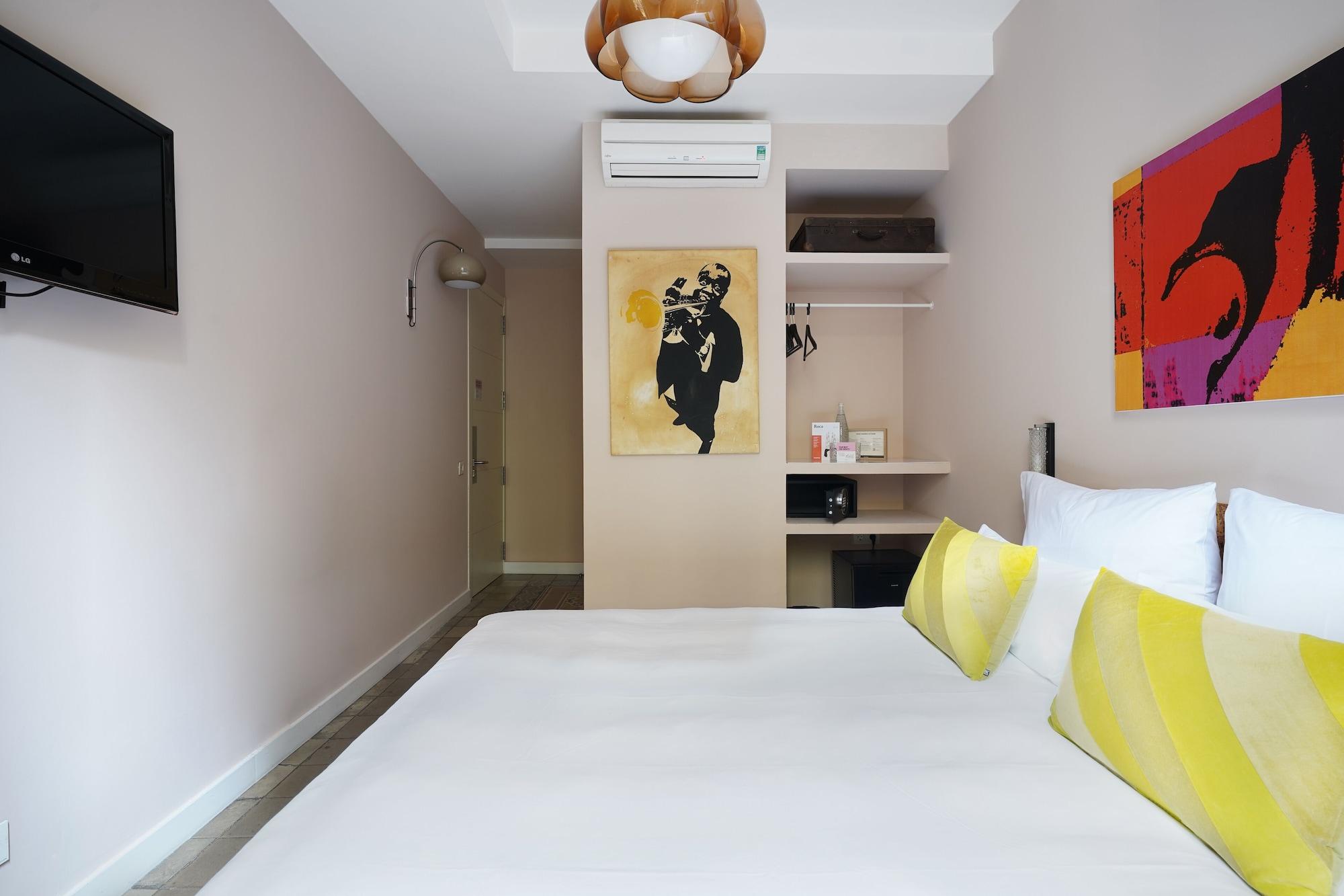 Numa Barcelona Roca Aparthotel Exterior photo